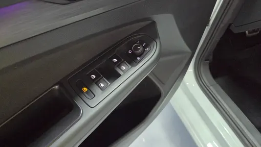 Volkswagen 8 2.0 TDI 2022 14
