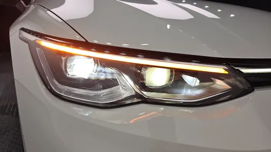 Volkswagen 8 2.0 TDI 2022 23