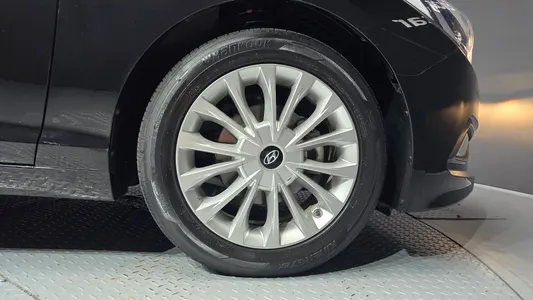 Hyundai LF 2.0 2016 21