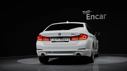 BMW 5 Series (G30) 520d 2018 4