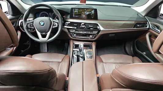 BMW 5 Series (G30) 520d 2018 7