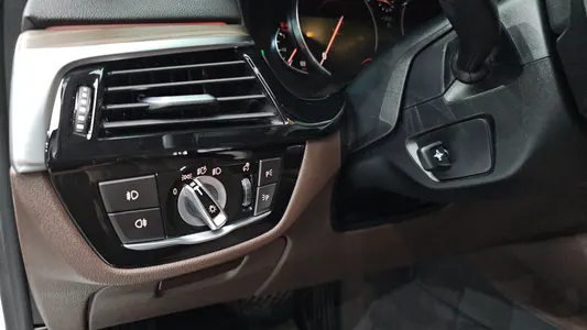 BMW 5 Series (G30) 520d 2018 19