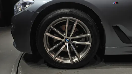 BMW 5 Series (G30) 520d M 2017 5