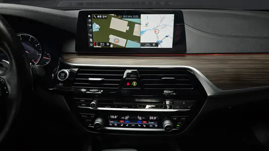 BMW 5 Series (G30) 520d M 2017 14