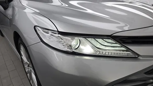 Toyota (XV70) 2.5 XLE 2018 22