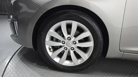 Kia 카렌스 2.0 LPi 2014 5