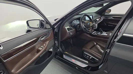 BMW 7 Series (G11) 730Ld xDrive 2016 10