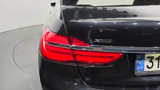 BMW 7 Series (G11) 730Ld xDrive 2016 23