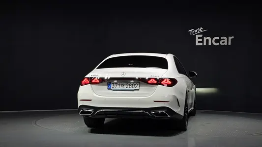 Mercedes-Benz E-Class W214 E300 4MATIC AMG Line 2026 4