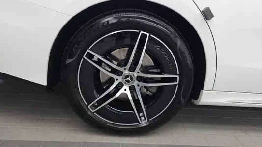 Mercedes-Benz E-Class W214 E300 4MATIC AMG Line 2026 5