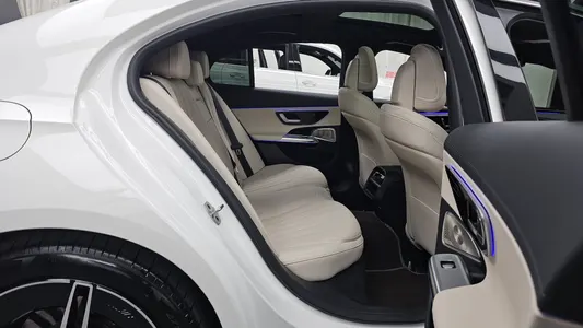 Mercedes-Benz E-Class W214 E300 4MATIC AMG Line 2026 12