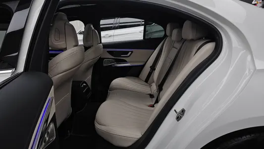 Mercedes-Benz E-Class W214 E300 4MATIC AMG Line 2026 26