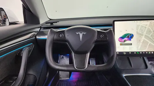 Tesla 3 AWD 2021 12