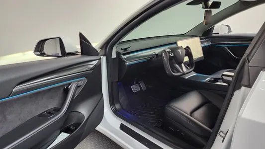 Tesla 3 AWD 2021 10