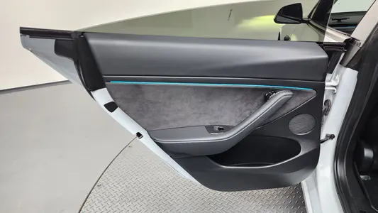 Tesla 3 AWD 2021 25