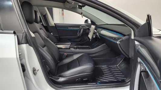 Tesla 3 AWD 2021 26