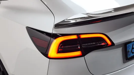Tesla 3 AWD 2021 23