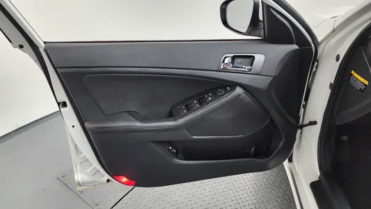 Kia K5 500h 2013 24