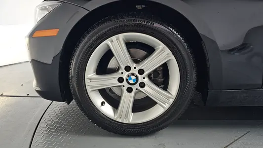 BMW 3 Series (F30) 320i 2014 5