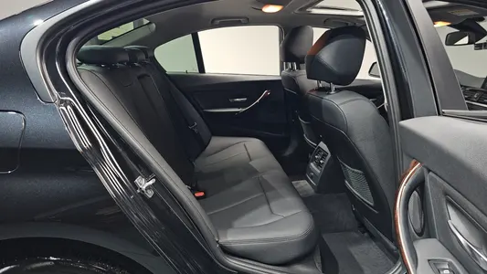 BMW 3 Series (F30) 320i 2014 12