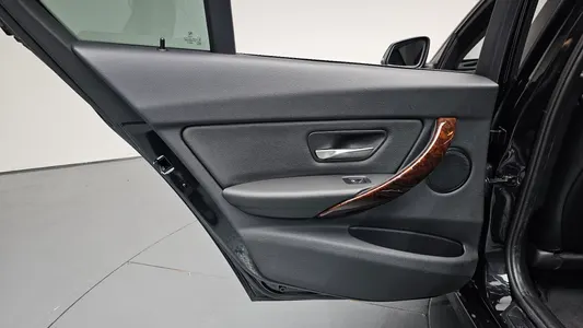 BMW 3 Series (F30) 320i 2014 26