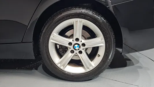 BMW 3 Series (F30) 320i 2014 22