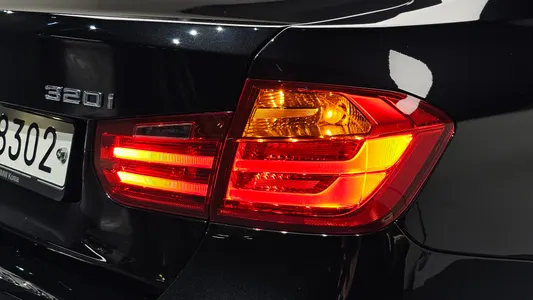 BMW 3 Series (F30) 320i 2014 24