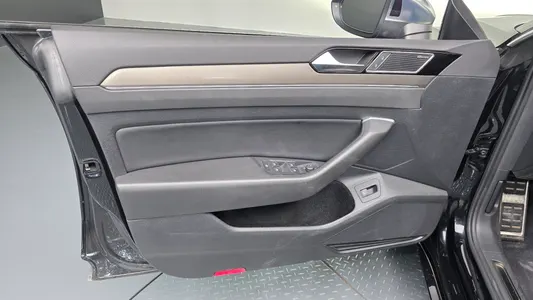 Volkswagen 아테온 2.0 TDI 2019 24