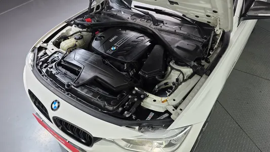 BMW 3 Series (F30) 320d 2014 6