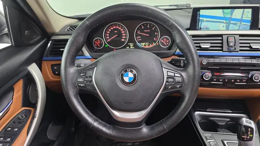 BMW 3 Series (F30) 320d 2014 13