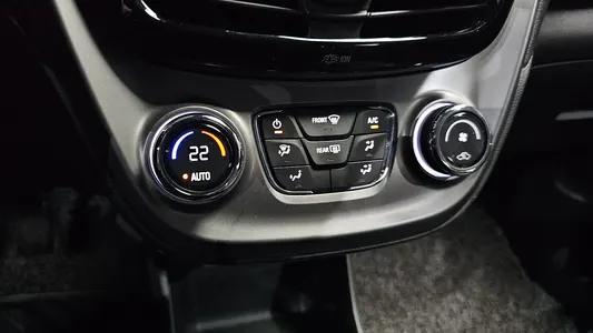 Chevrolet Spark LT 2019 14