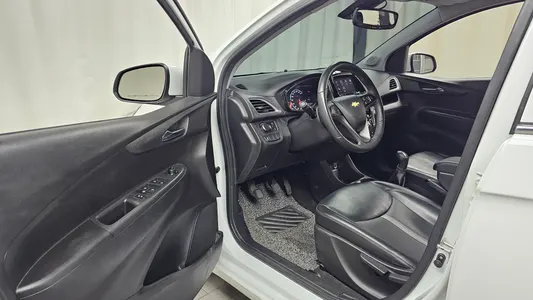 Chevrolet Spark LT 2019 10