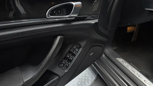 Porsche 파나메라 4.8 GTS 2014 18