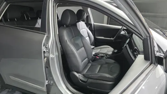 Kia 니로 1.6 HEV 2021 11