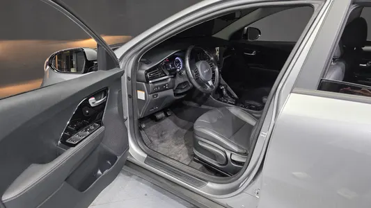 Kia 니로 1.6 HEV 2021 10