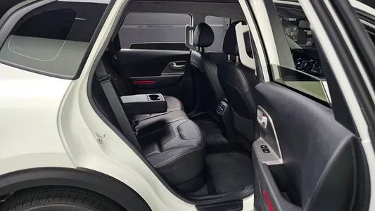 Kia 니로 플러스 2023 11