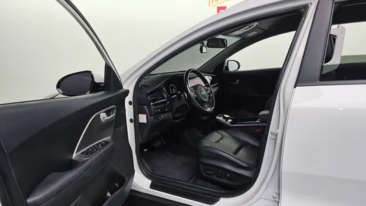 Kia 니로 플러스 2023 10