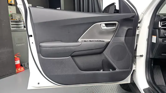Kia 니로 플러스 2023 24