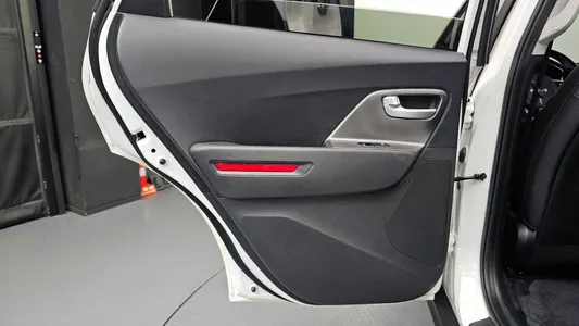 Kia 니로 플러스 2023 25
