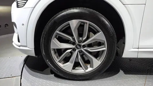 Audi e- 55 2020 5