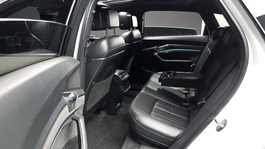 Audi e- 55 2020 11