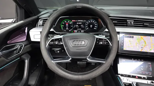 Audi e- 55 2020 12