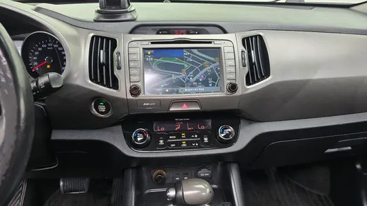 Kia R 2WD 2013 14