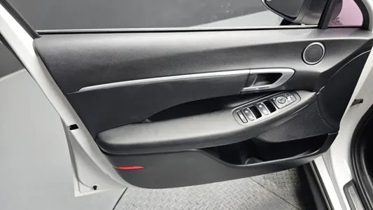 Hyundai (DN8) 2.0 LPG() 2019 24