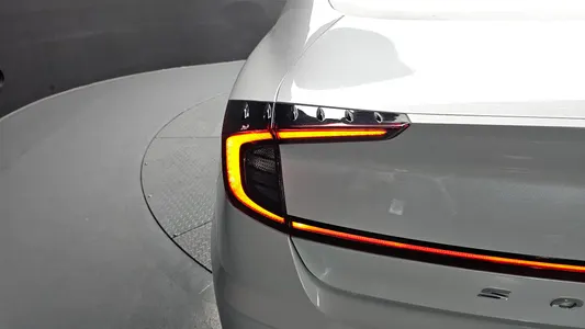 Hyundai (DN8) 2.0 LPG() 2019 23