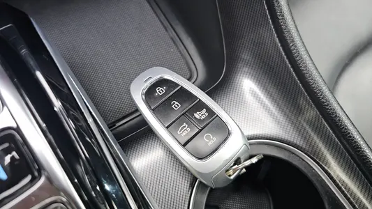 Hyundai (DN8) 2.0 LPG() 2019 27