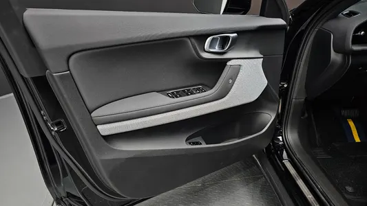Polestar 2 2023 24