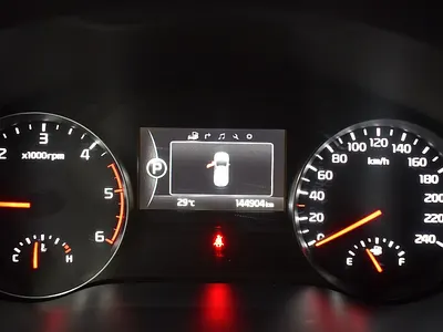 Kia 4 1.7 2WD 2016 15
