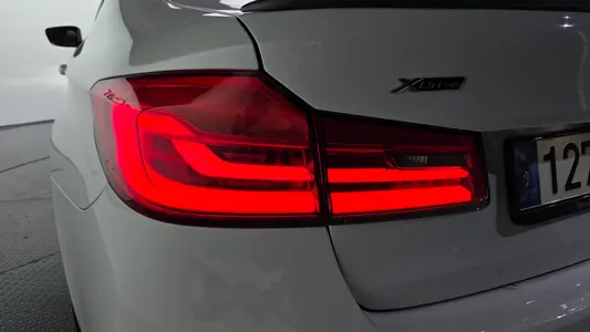 BMW 5 Series (G30) 520d xDrive M 2018 23