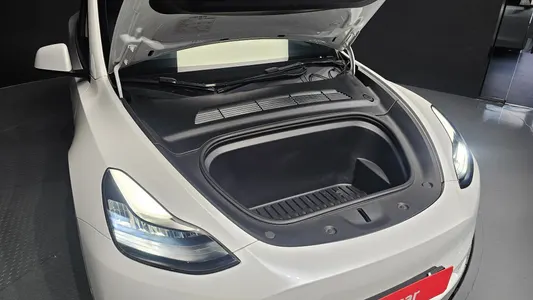 Tesla Y AWD 2022 6